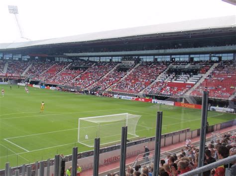 patzfootballtravel: 21/08/11 AZ Alkmaar 4 - 0 NEC Nijmegen (AFAS Stadion - 15.589 Toeschouwers)