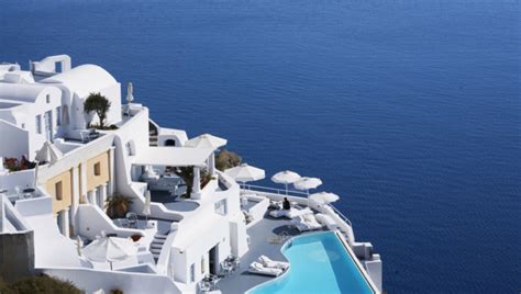 25 Best Hotels in Oia, Santorini - TravelOnTV