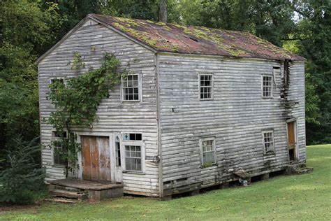 Old Masonic Lodge, Iuka, Mississippi. Photo by Joe Burns 2014 Masonic Lodge, Tree Trunk, Shed ...