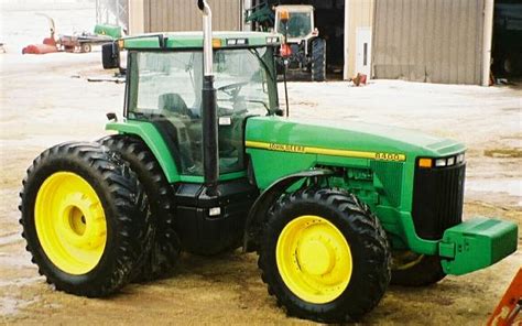 Farm Equipment For Sale: John Deere 8400 Tractor