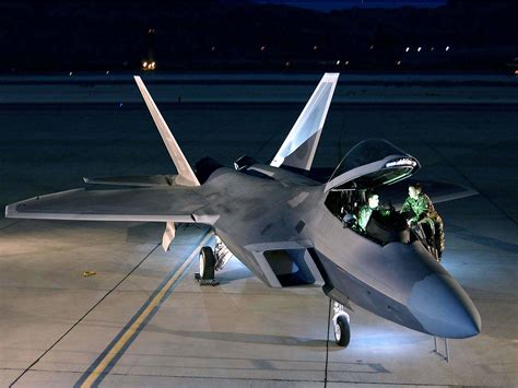 5 Cool Facts About the F-22 Raptor Stealth Tactical Fighter Aircraft - TechEBlog