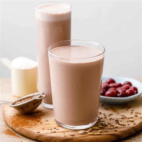 The Best Protein Shake Recipe for Weight Gain (Drink This) - Healthy ...