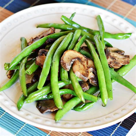 Easy Green Beans with Mushrooms Recipe - Home Cooking Memories