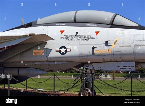 F 14 tomcat cockpit hi-res stock photography and images - Alamy