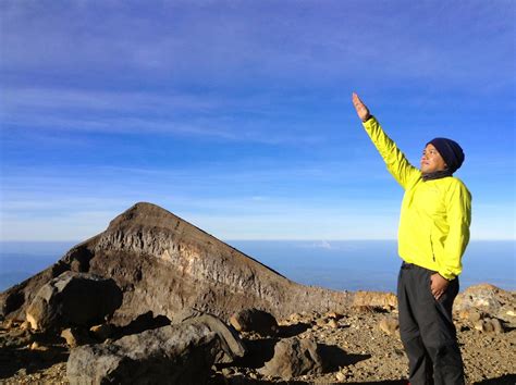 A day in the Hike: Mt Kanlaon with Mt Talinis Sidetrip