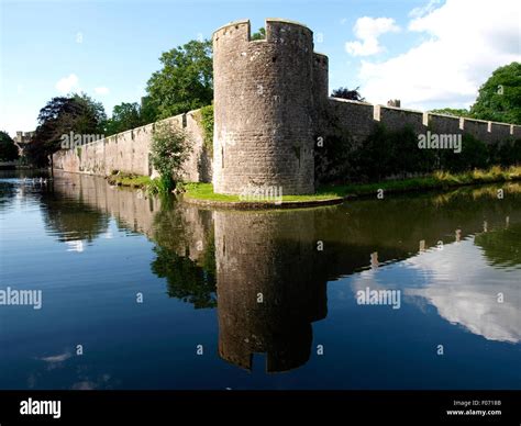 The Bishop's Palace moat, Wells, Somerset, UK Stock Photo - Alamy