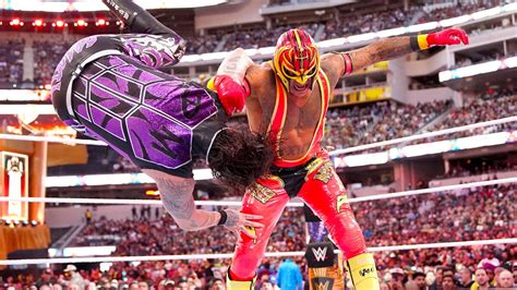 Rey Mysterio vs. Dominik Mysterio: WrestleMania 39 Saturday Highlights ...