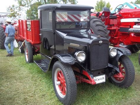 Old IH truck from 1920s | Old trucks, International truck, International harvester truck