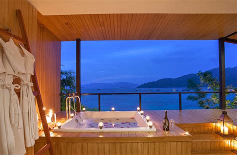 Jacuzzi Suite Ocean View Detail – The Cliff Lipe Resort