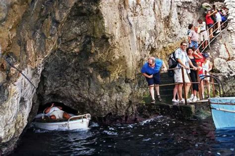 Blue Grotto in Capri | Wondermondo