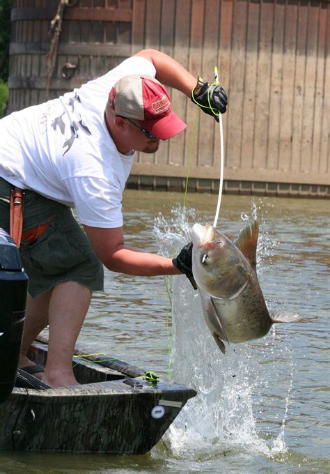 5 Tips for Bowfishing - Realtree Camo