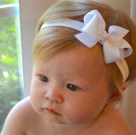 Pin by Edesia Moitinho on Listones | Baby girl hairstyles, Baby hair bows, Baby bow headband