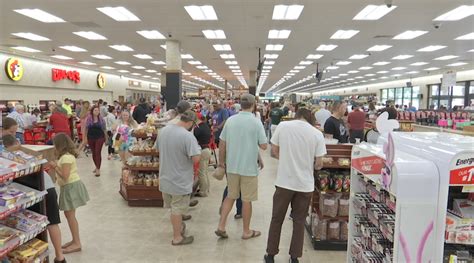 Beaver Nuggets and mimosas: Friends stop at Florence Buc-ee’s to ...