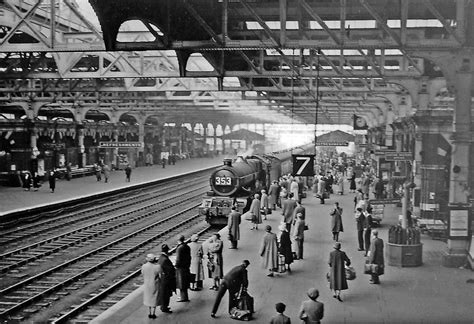 Snow Hill Station in Birmingham in the 1950s | Old train station ...