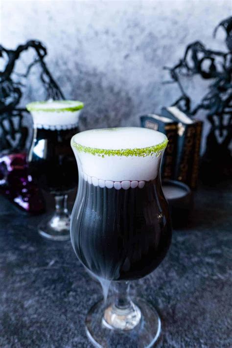 Easy Cauldron Cocktail | Spooky Halloween Drink, Ready in 5 minutes!