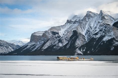 Lake Minnewanka in Banff • The Ultimate Guide to Visiting - The Banff Blog