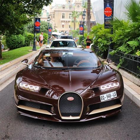 Brown Carbon & Gold 💰 [Photo by @kunzye] #Bugatti #Chiron #OnlyChirons ...