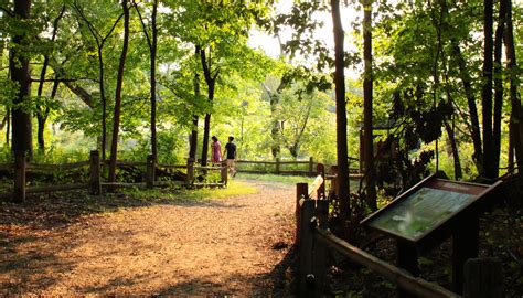 River Trail Nature Center - Forest Preserves of Cook County