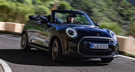 Mini Cooper SE Cabrio (2023) : le cabriolet électrique devient réalité, son prix est très élevé