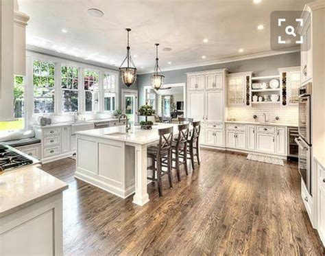 Pin by Lissette Beatris on For Lory | Farmhouse style kitchen cabinets, White kitchen design ...