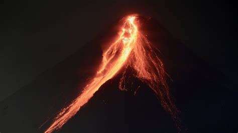 Mayon: Thousands evacuated as Philippine volcano oozes lava - St. Lucia ...