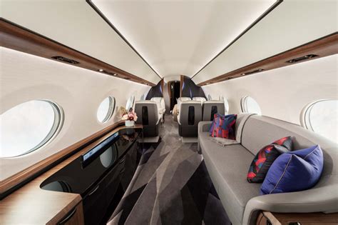 Step onboard the world’s largest private jet, the Gulfstream G700 ...