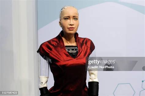 Robot Sophia Photos and Premium High Res Pictures - Getty Images