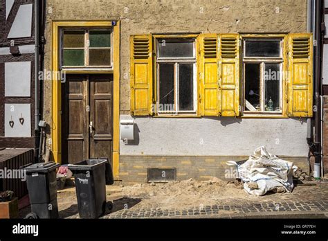 Renovation Of The Facade Stock Photo - Alamy