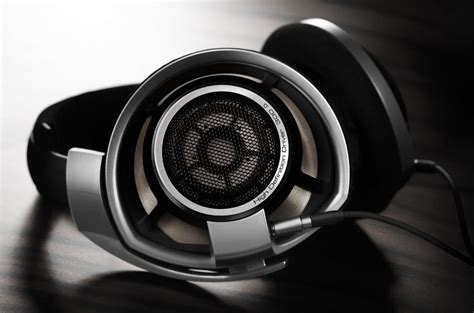 17 Best Hi-Fi Headphones for Posh Audiophiles