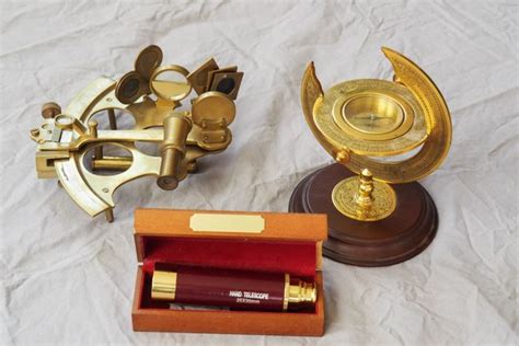 Brass nautical navigation tools - sextant - compass - telescopic monocular. - Catawiki