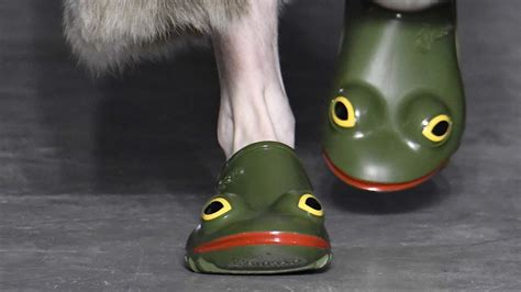 JW Anderson flaunts frog clogs at Milan Fashion Week | CNN