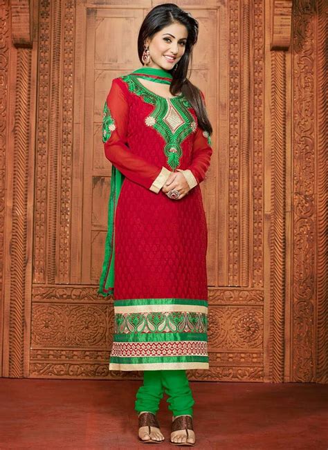 Hina Khan (Akshara) | Salwar kameez designs, Designer silk sarees, Indian salwar kameez