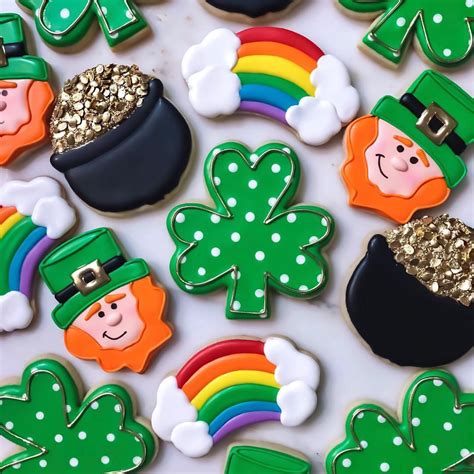 Creative Ways to Decorate Your St. Patrick's Day Cookies - Beautiful Trends Today St. Patrick's ...