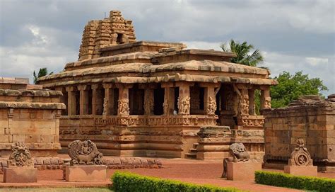 Monuments and sculpture in Karnataka | Stuff You Look