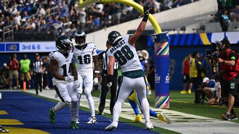 Highlights: Every Dallas Goedert catch in 117-yard game vs. Rams