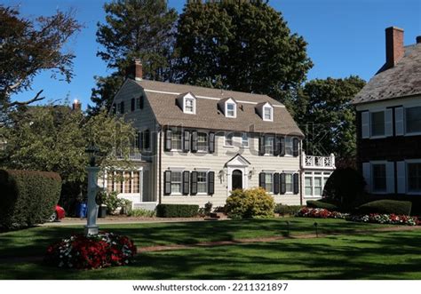 15 Amityville House Images, Stock Photos & Vectors | Shutterstock