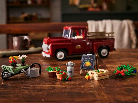 LEGO 10290 Pickup Truck Lifestyle 11 - The Brothers Brick | The ...