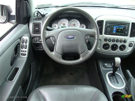 2007 Ford Escape Hybrid 4WD Dashboard Photos | GTCarLot.com