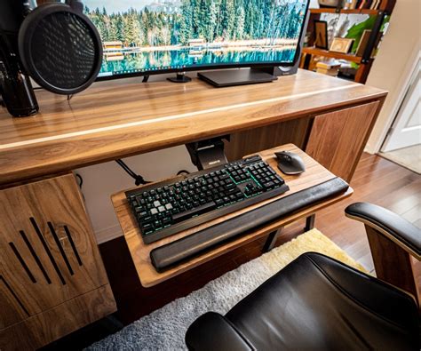 DIY Keyboard Tray Made From Walnut and Leather