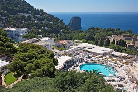 Richard Kirshenbaum reviews the Grand Hotel Quisisana in Capri, Italy. - Fathom