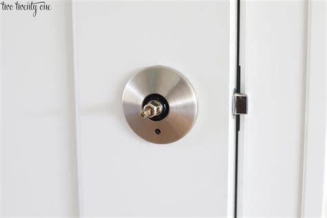 How to Install a Door Knob