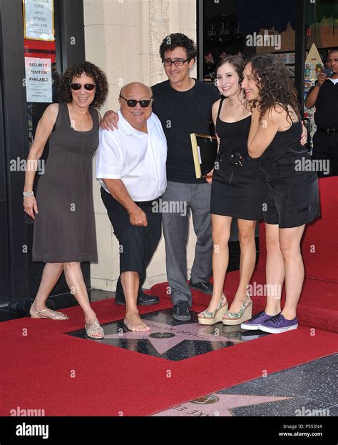 Rhea Perlman Danny Devito Kids