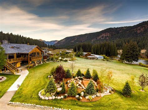 Have A Memorable Stay At Rainbow Ranch Lodge In Montana