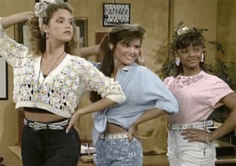 Saved By The Bell 90s Fashion GIF - Saved By The Bell 90s Fashion Strike A Pose - Discover ...