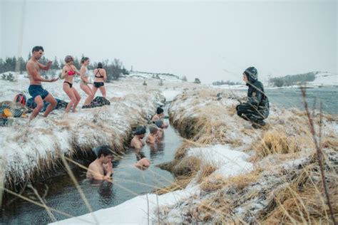 Wim Hof Ice Bath: Technique + Breathing Method in Cold Water (2025)