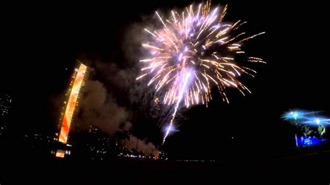 Waikiki Beach - Hilton Fireworks - YouTube