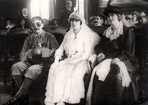 Wedding between a soldier who got blinded in the First World War and his bride, France, 1915 ...