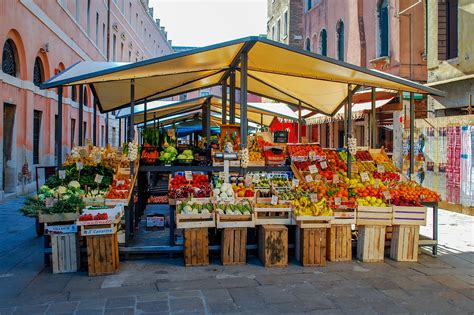 10 Best Markets in Venice - Where to Go Shopping like a Local in Venice? – Go Guides