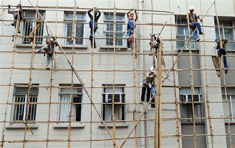 Daredevils: Hong Kong skyscrapers are built using bamboo | CNN