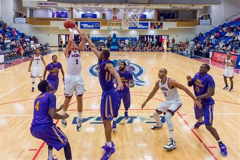 Gallery: FAU Men’s Basketball vs East Carolina – UNIVERSITY PRESS